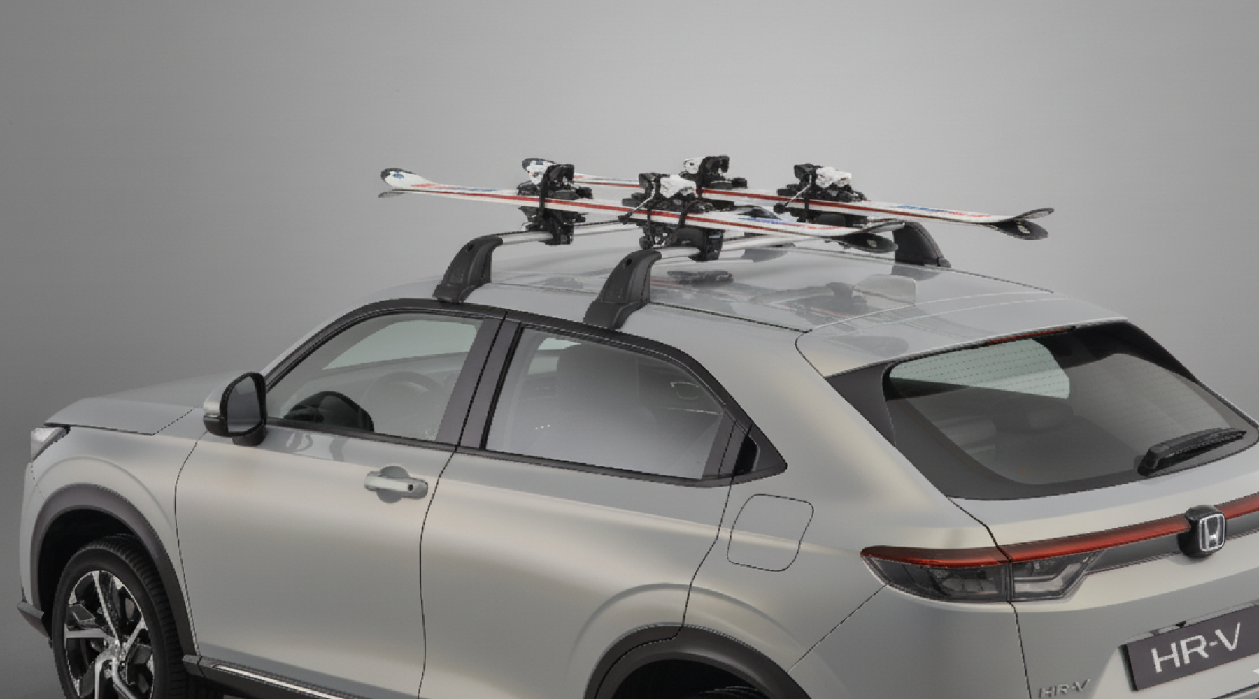 Honda HR-V men skidor på taket